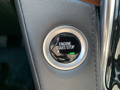 Used 2018 Cadillac Escalade Premium Luxury image 17