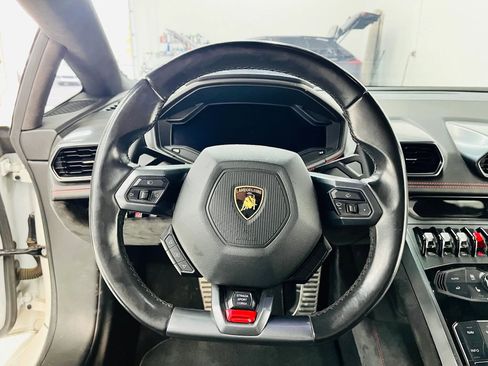 Used 2015 Lamborghini Huracan LP 610-4 AWD/4WD image 37