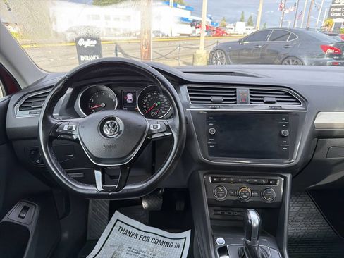 Used 2018 Volkswagen Tiguan SEL image 26