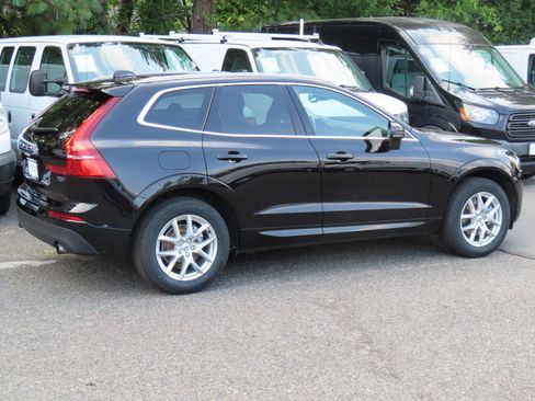 Used 2018 Volvo XC60 T5 Momentum AWD/4WD image 5
