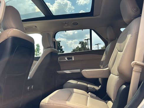Used 2020 Ford Explorer Limited AWD/4WD image 25