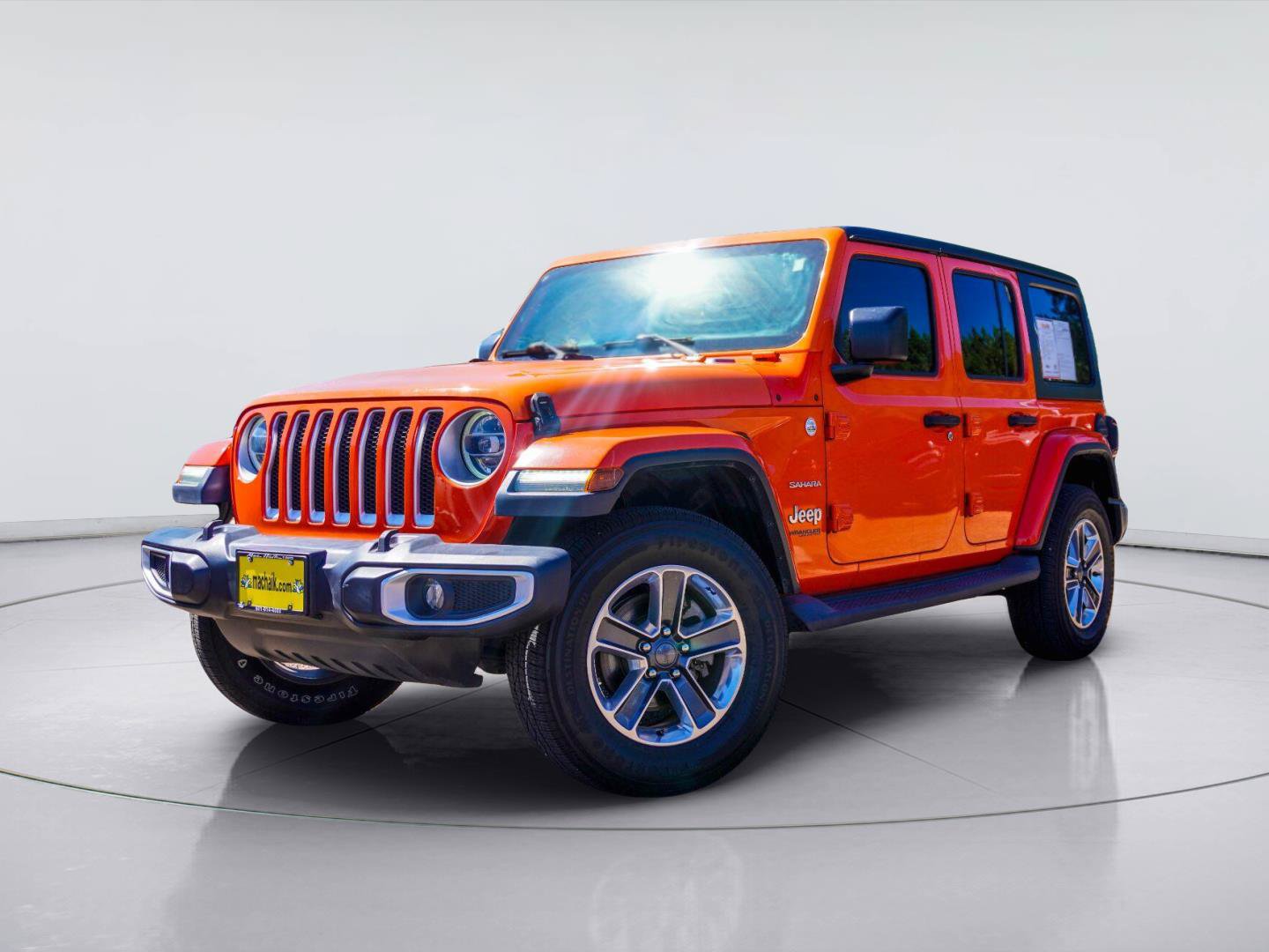 Used 2018 Jeep Wrangler Unlimited Sahara w/ LED Lighting Group AWD/4WD image 1