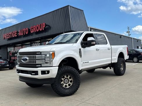 Used 2019 Ford F350 Platinum w/ Platinum Ultimate Package AWD/4WD image 22