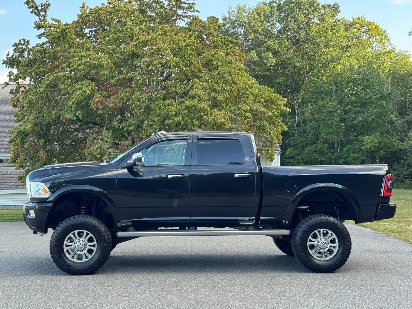 Used 2018 RAM 2500 Laramie w/ Snow Chief Group AWD/4WD image 4