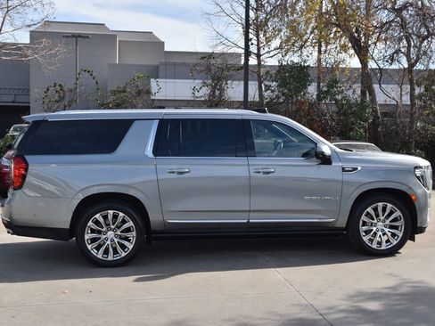 Used 2023 GMC Yukon XL Denali w/ Denali Reserve Package image 6