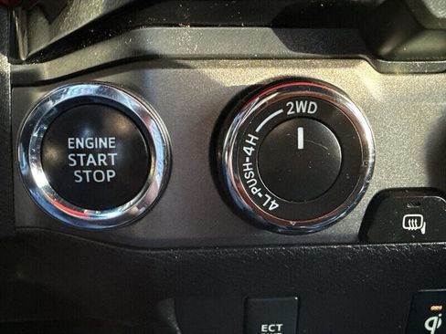 Used 2017 Toyota Tacoma TRD Off-Road w/ Tow Package (A/T) image 29