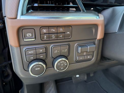Used 2026 Chevrolet Tahoe High Country w/ Sun And Tow Package AWD/4WD image 24