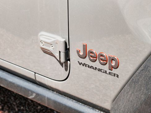 Used 2020 Jeep Wrangler Rubicon AWD/4WD image 4