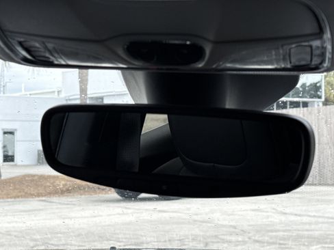 Used 2022 Jeep Cherokee Limited image 25