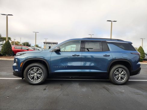 New 2026 Chevrolet Traverse LT w/ Driver Confidence Package image 3