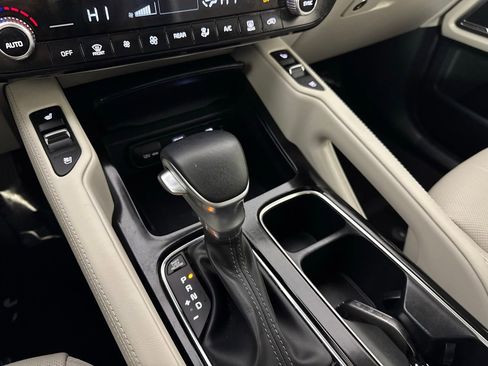 Used 2024 Kia Telluride EX w/ EX Captain's Chair Package image 18