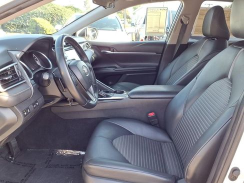 Used 2018 Toyota Camry SE FWD image 8