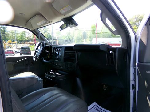 Used 2019 Chevrolet Express 3500 Extended w/ Driver Convenience Package image 9
