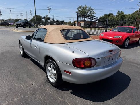 Used 1999 MAZDA MX-5 Miata RWD image 5