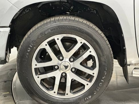 Used 2017 Toyota Tundra SR5 w/ SR5 Upgrade Package image 25