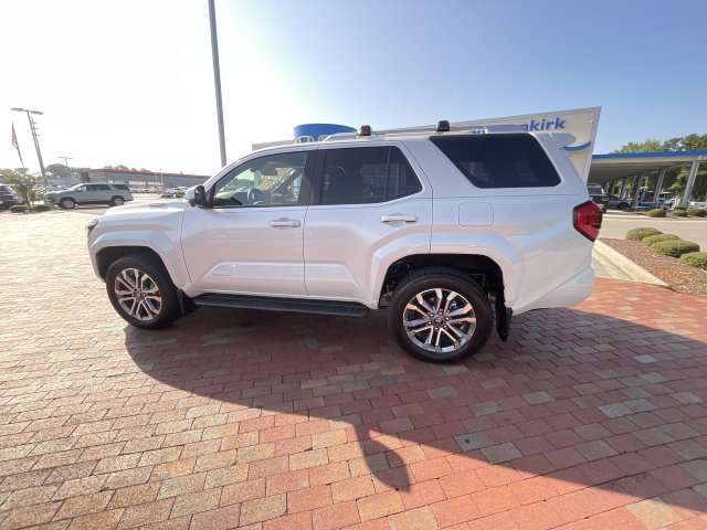 Used 2025 Toyota 4Runner Limited AWD/4WD image 30