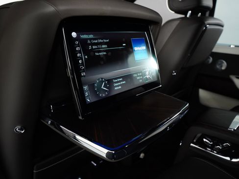 Used 2023 Rolls-Royce Cullinan w/ Cullinan Package image 69