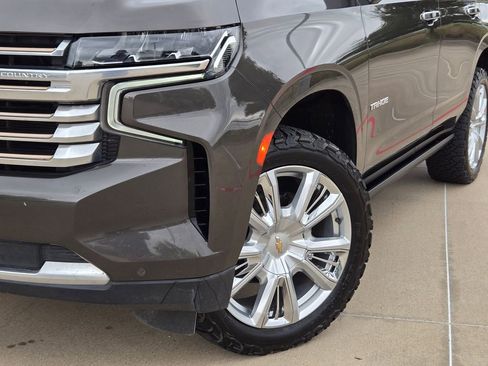 Used 2021 Chevrolet Tahoe High Country w/ Premium Package image 7