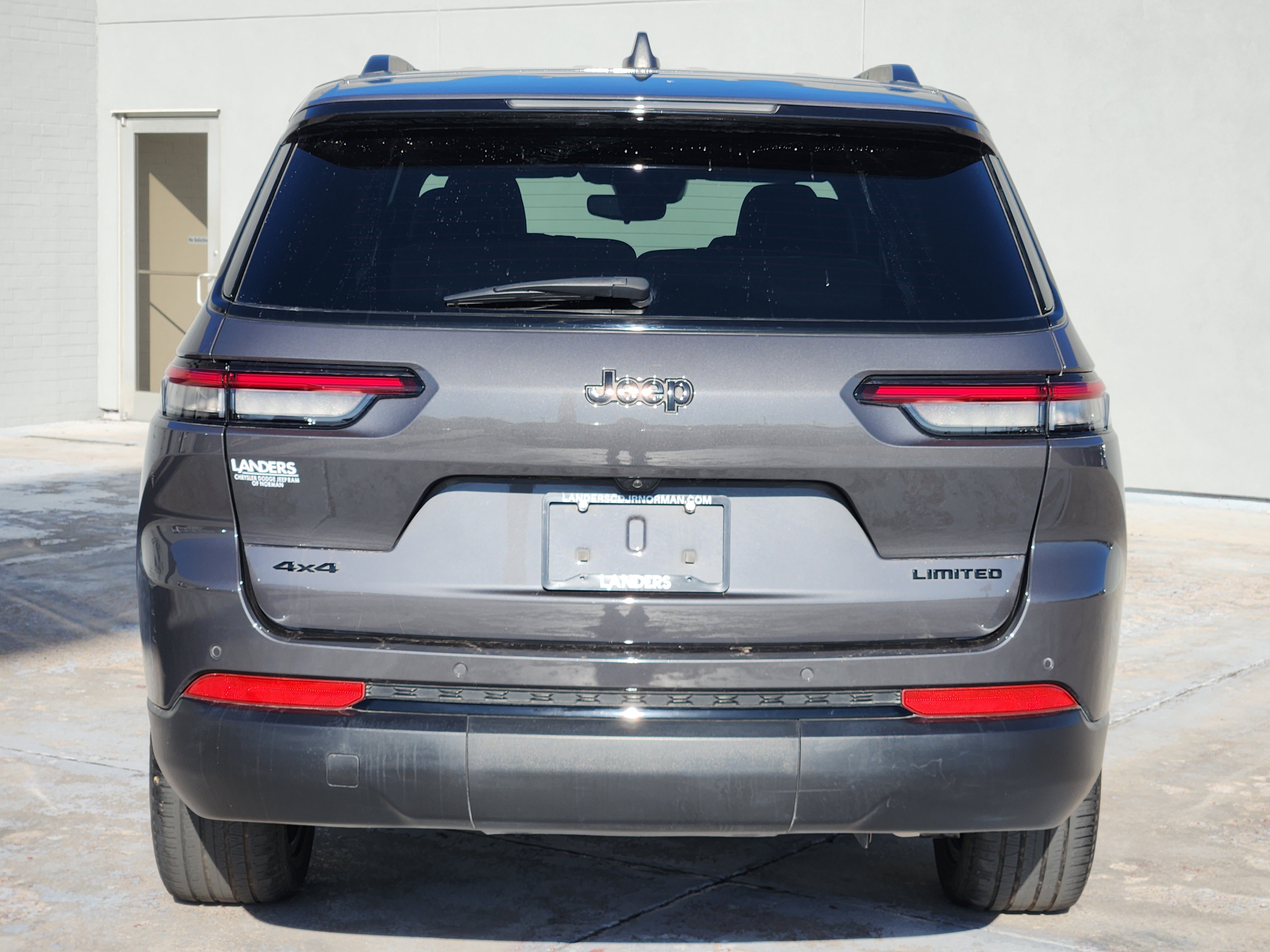 Used 2024 Jeep Grand Cherokee L Limited w/ Black Appearance Package AWD/4WD image 7