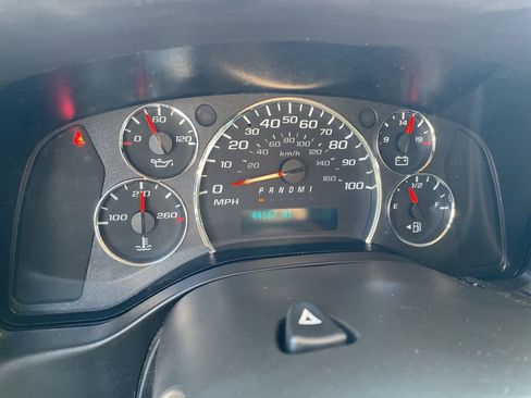 Used 2023 GMC Savana 2500 w/ Driver Convenience Package RWD image 16