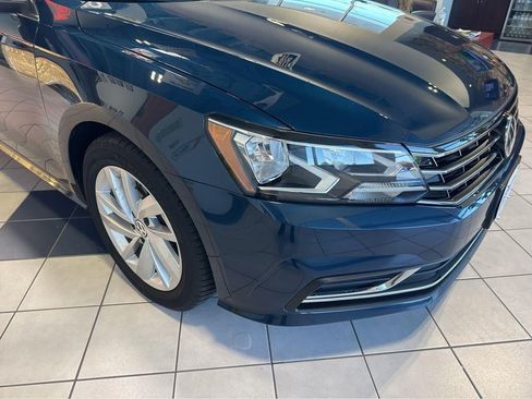 Used 2018 Volkswagen Passat 2.0T SE FWD image 5