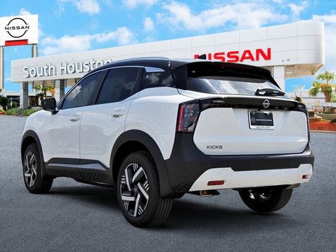 New 2026 Nissan Kicks SV image 3