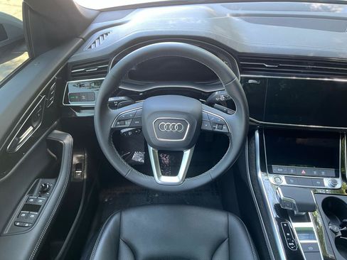 Used 2025 Audi Q8 Premium Plus w/ Premium Plus Package AWD/4WD image 3