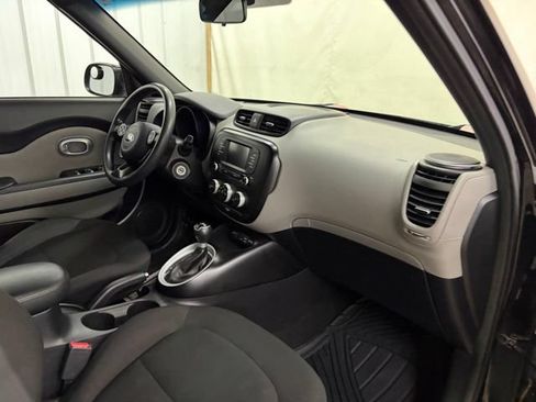 Used 2019 Kia Soul FWD image 24