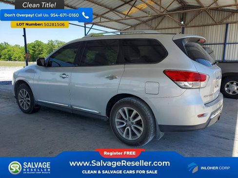 Used 2014 Nissan Pathfinder SL w/ SL Tech Package FWD image 3