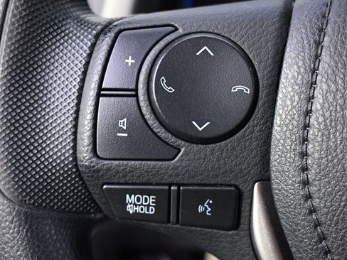 Used 2018 Toyota RAV4 LE w/ All Weather Liner Package FWD image 34