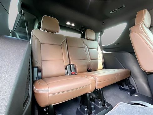 Used 2023 Chevrolet Tahoe High Country AWD/4WD image 27