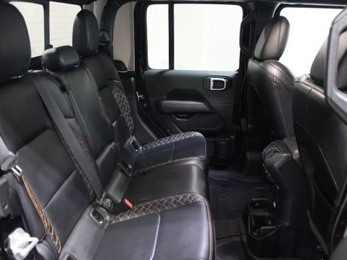 Used 2023 Jeep Gladiator Overland AWD/4WD image 28