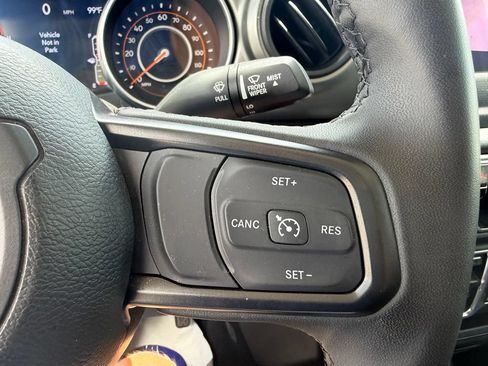Used 2023 Jeep Gladiator Sport AWD/4WD image 16