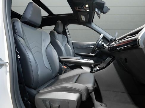 Used 2024 BMW X1 xDrive28i w/ M Sport Package image 39