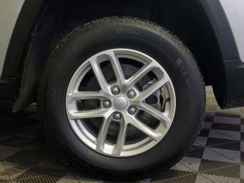 Used 2023 Jeep Grand Cherokee L Laredo w/ Luxury Tech Group I image 12