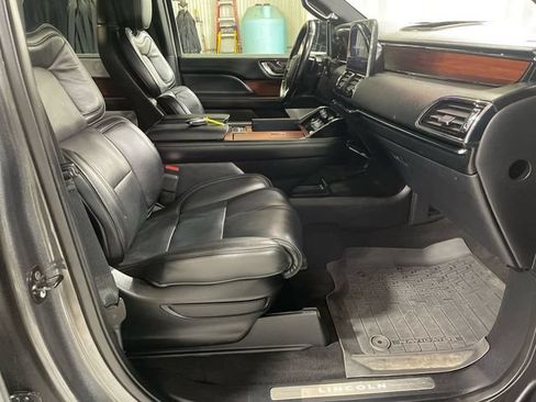 Used 2018 Lincoln Navigator L Reserve w/ Technology Package AWD/4WD image 25