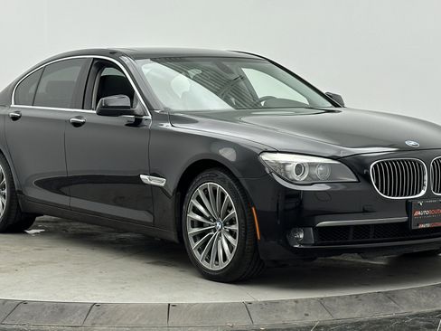 Used 2011 BMW 750i image 3