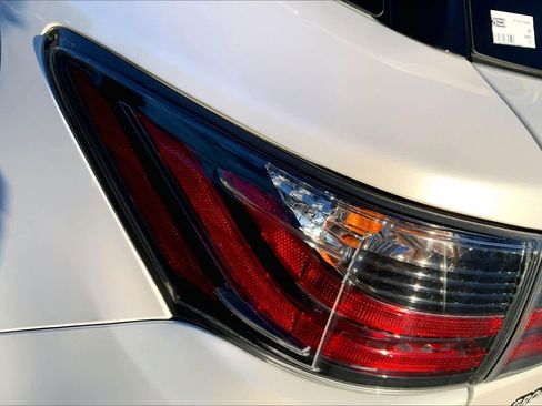 Used 2016 Lexus CT 200h image 28