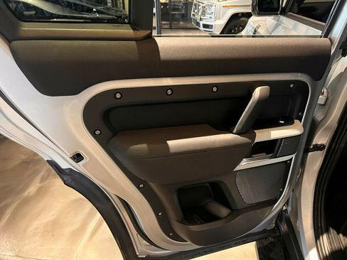 Used 2020 Land Rover Defender 110 First Edition AWD/4WD image 21
