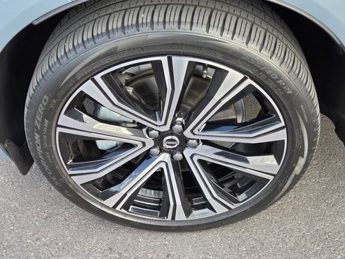 Used 2023 Volvo XC60 T8 Ultimate w/ Climate Package AWD/4WD image 4