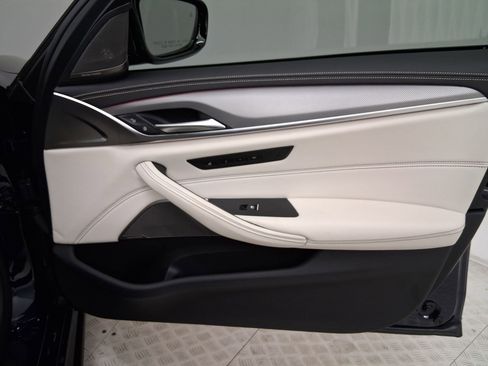 Certified 2023 BMW M5 w/ Competition Package image 36