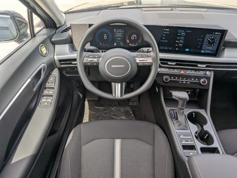 Used 2026 Hyundai Sonata SE FWD image 17