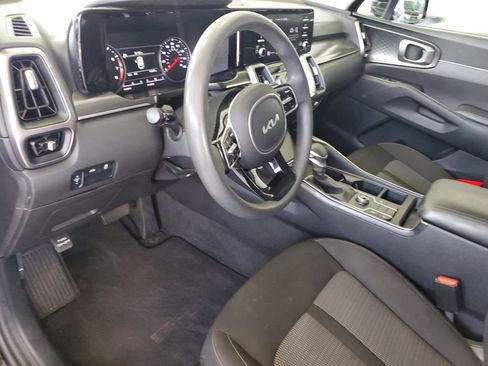 Used 2023 Kia Sorento LX FWD image 17