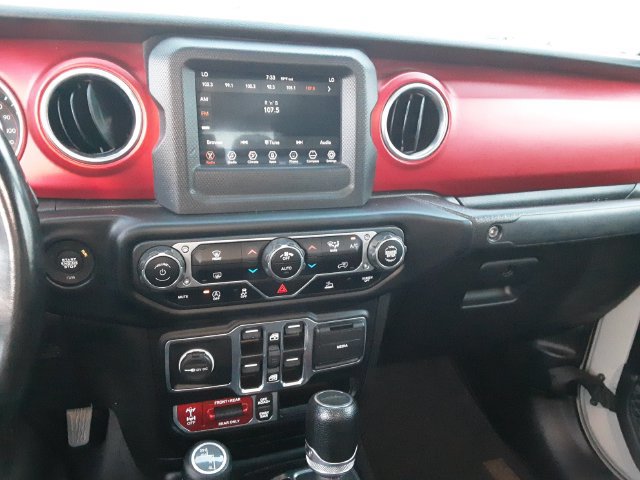 Used 2020 Jeep Gladiator Rubicon w/ Trailer Tow Package AWD/4WD image 17