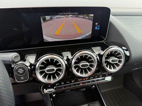 Certified 2021 Mercedes-Benz GLA 250 4MATIC image 18