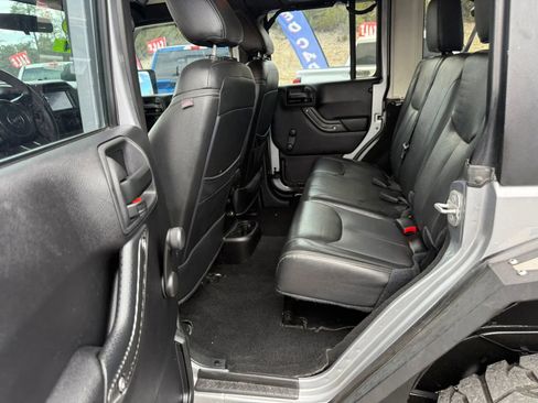 Used 2014 Jeep Wrangler Unlimited Sport AWD/4WD image 11