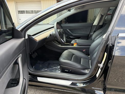 Used 2019 Tesla Model 3 Standard Range Plus RWD image 13