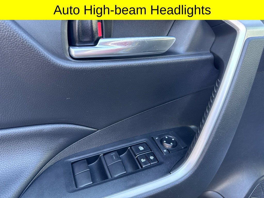 Used 2021 Toyota RAV4 XLE AWD/4WD image 15
