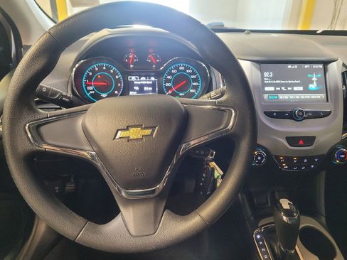 Used 2018 Chevrolet Cruze LS image 22