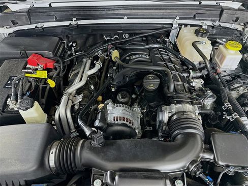 Used 2023 Jeep Gladiator Mojave w/ Cold Weather Group image 32